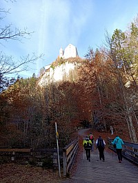 Kloster Georgenberg in der Herbstsonne
