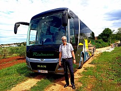 Unsere Bus mit Chef Gerhard