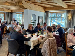 und g'miatlich zsammhocken g'heart dazu !